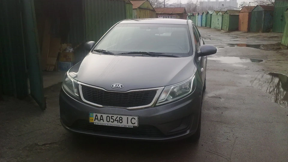 KIA Rio Carbon Сірий Акула 2