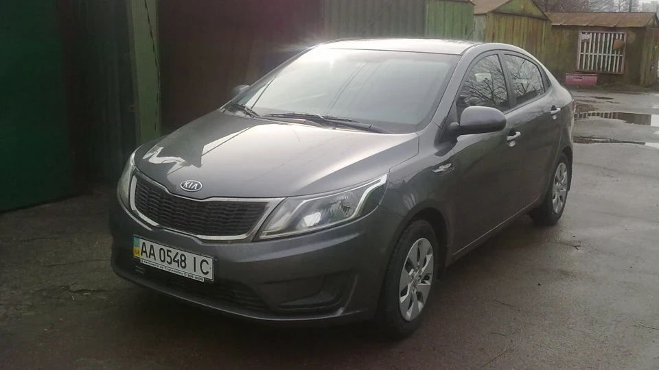 KIA Rio Carbon Сірий Акула 3
