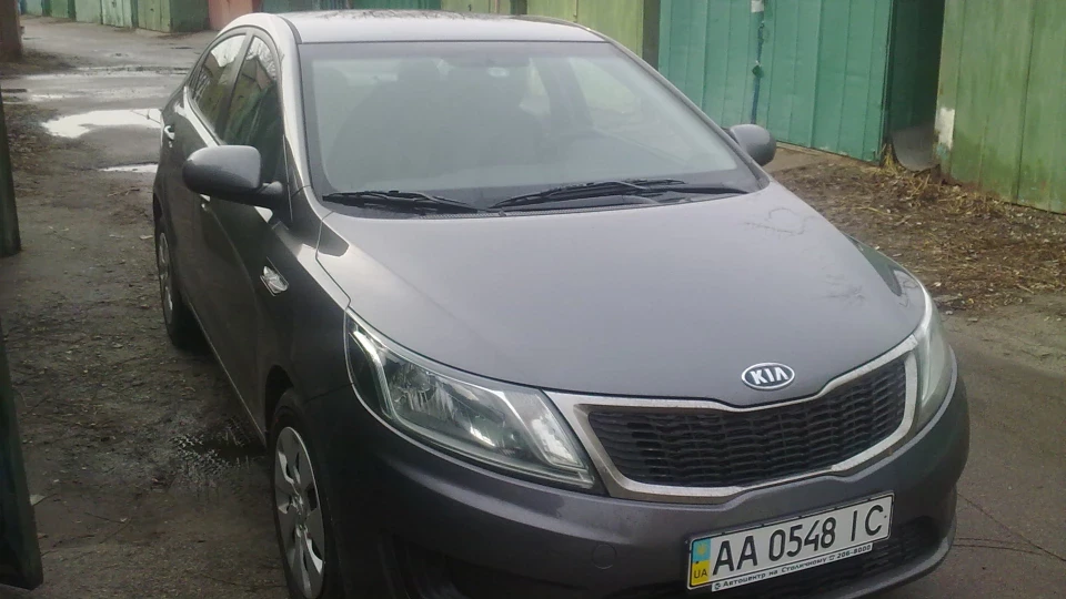 KIA Rio Carbon Сірий Акула 4