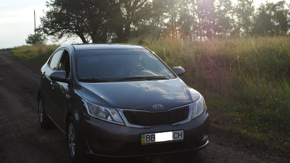 KIA Rio Carbon 4