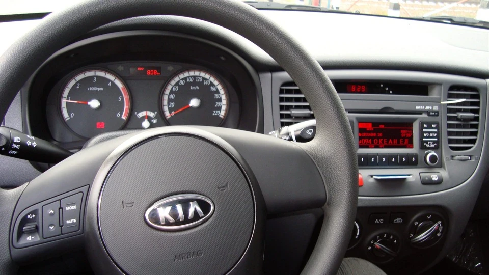 KIA Rio CRDi Бежевая Ракета!!! 3