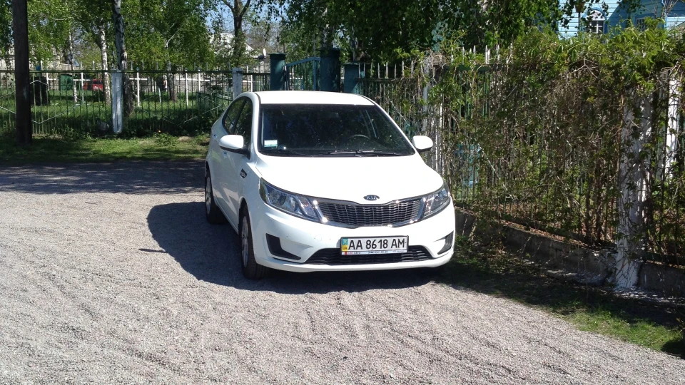 KIA Rio Cristal White 5