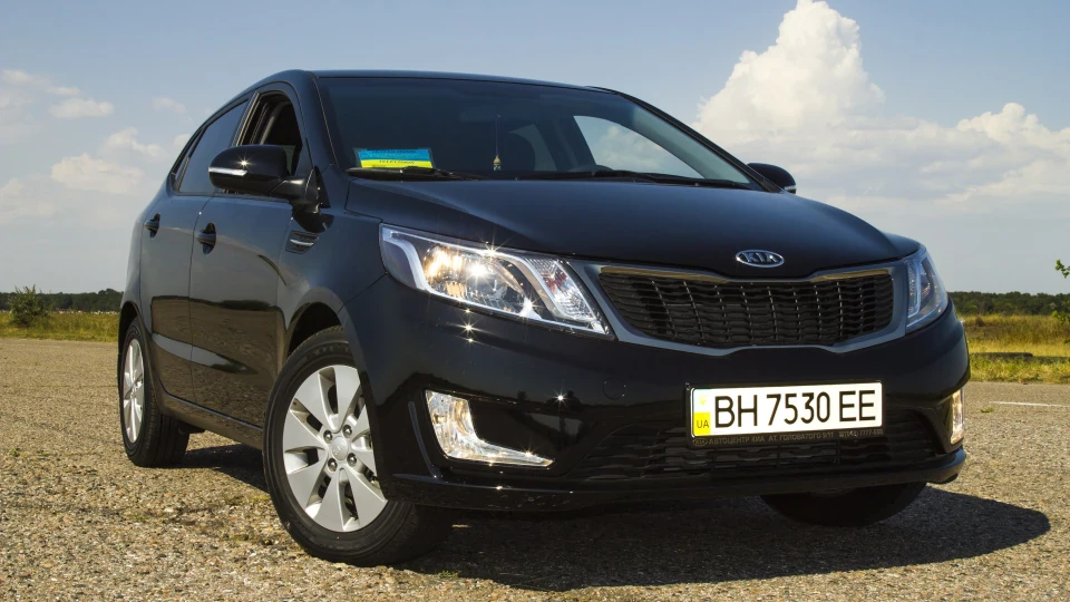 KIA Rio Dark Ghost 2