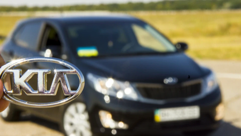 KIA Rio Dark Ghost 3