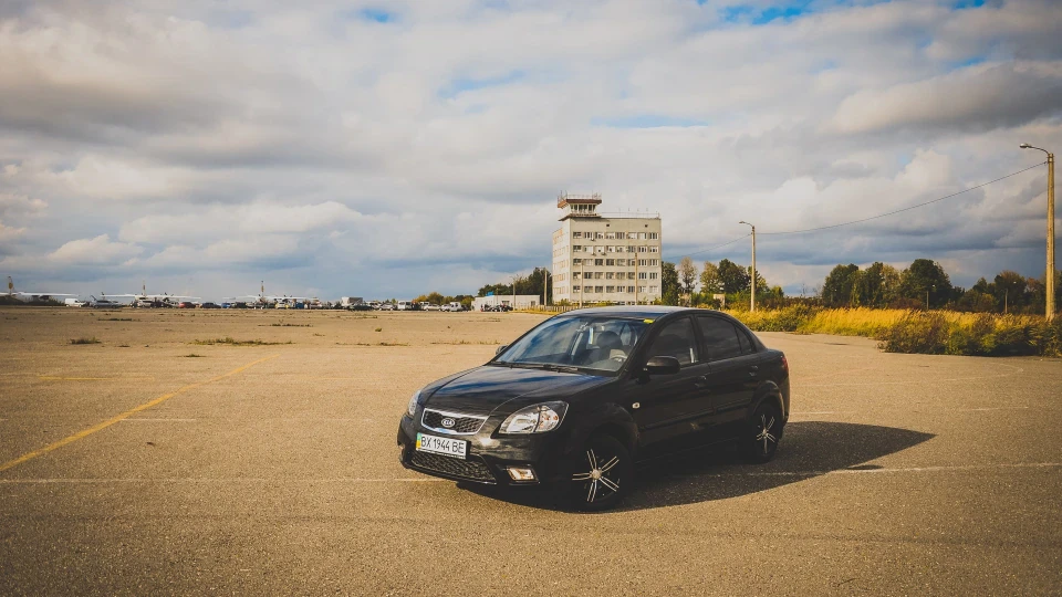 KIA Rio middle навшпиньки 3