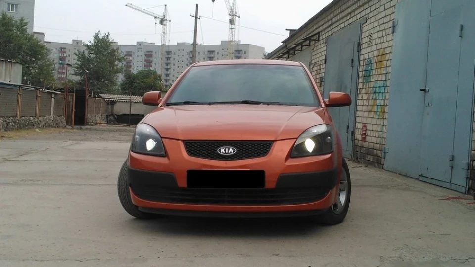KIA Rio (: oıɹ ɐıʞ 3