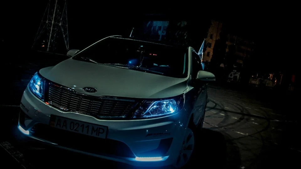 KIA Rio The white-black 4