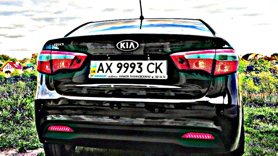 KIA Rio TOP 4