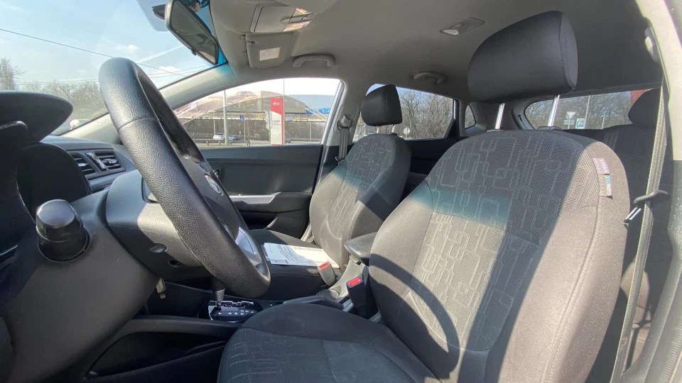 KIA Rio Хетчбек, Престиж. 5