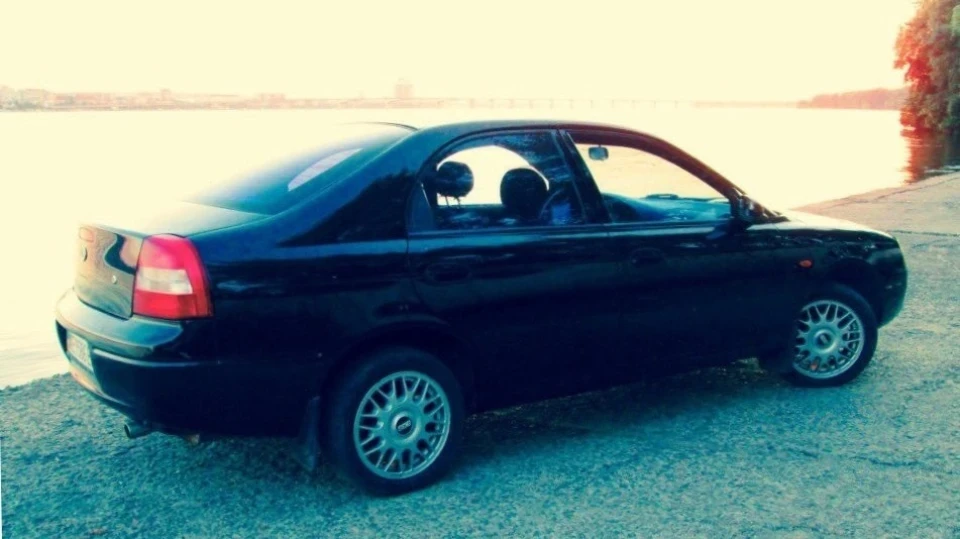 KIA Shuma павукова морда)