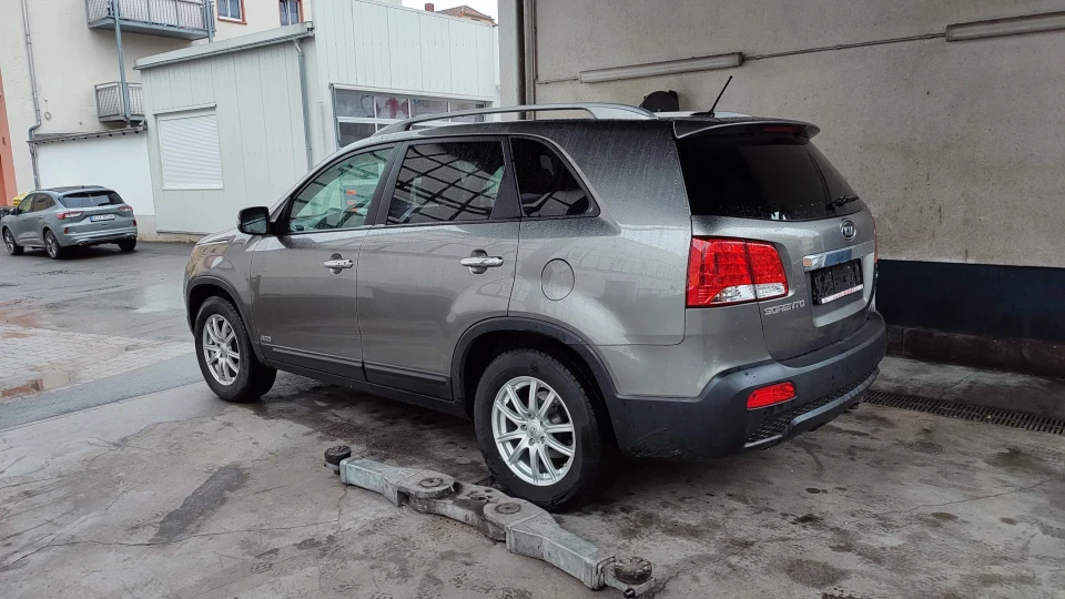 KIA Sorento 4
