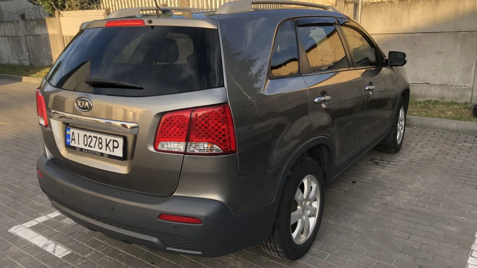 KIA Sorento 4