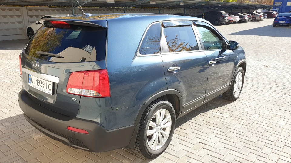 KIA Sorento 2,4 2WD USA 3