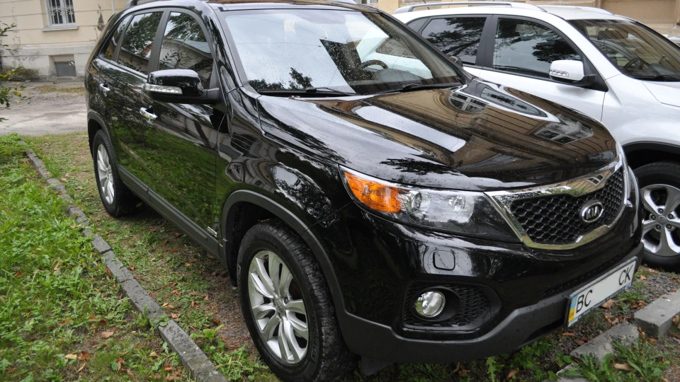 KIA Sorento Black Tractor top+