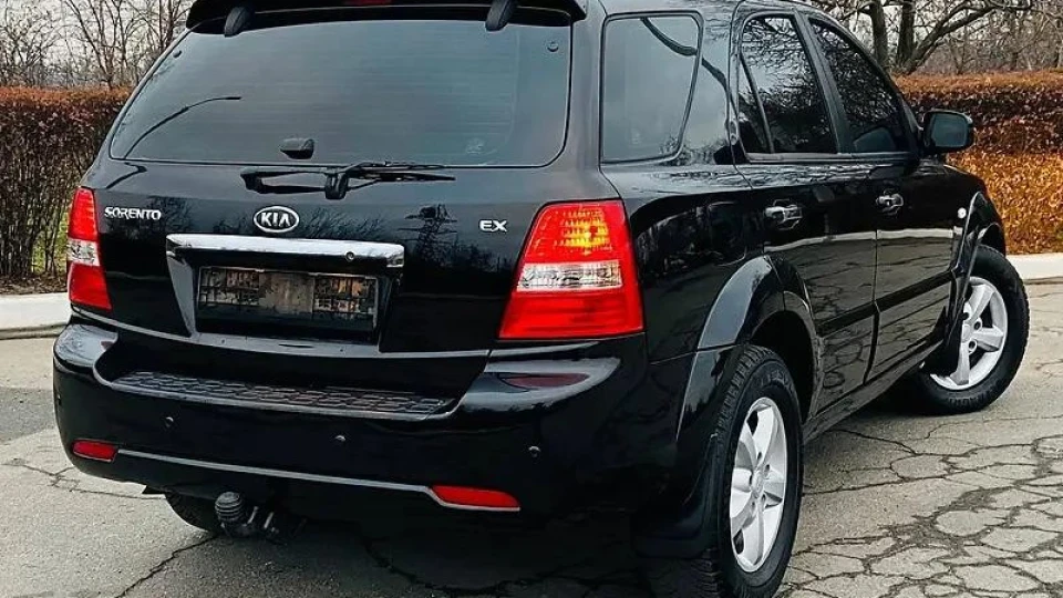 KIA Sorento BRUTAL IN BLACK 3