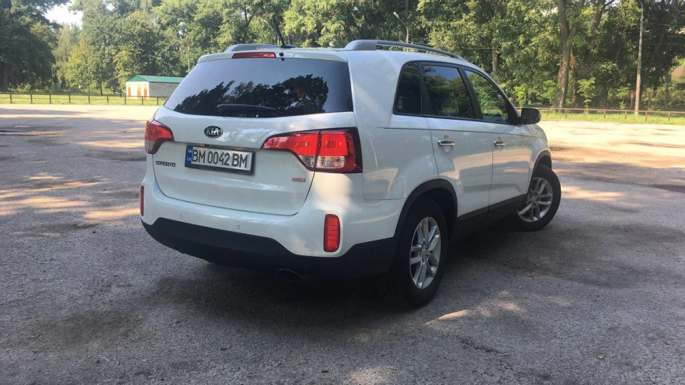 KIA Sorento 4