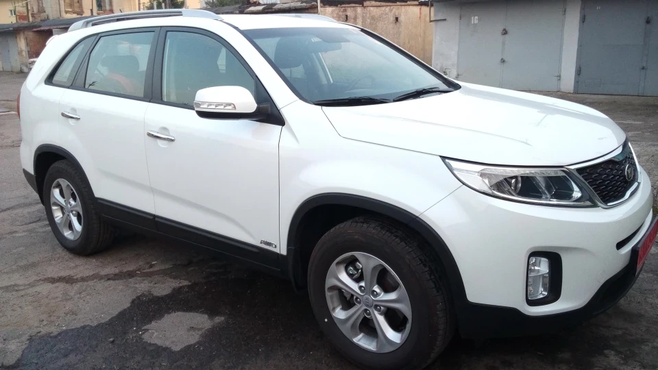 KIA Sorento XM FL White pearl 2.2d 3