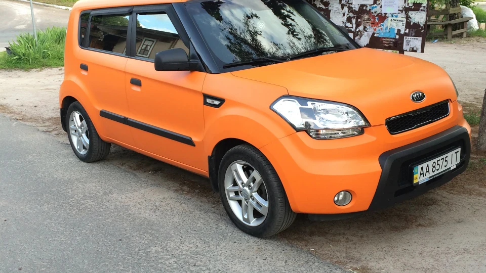 KIA Soul помаранчевий матовий 3