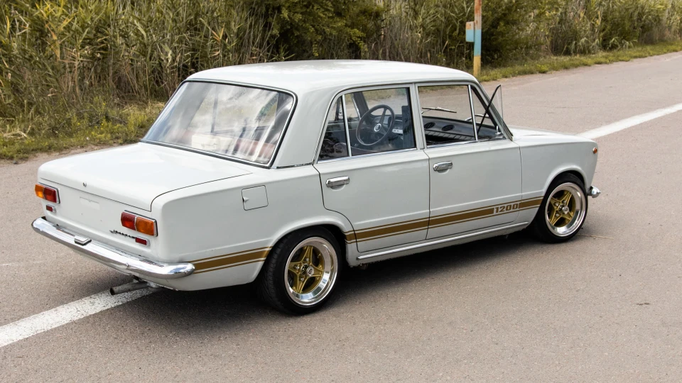 Lada 2101 1200 GT 4