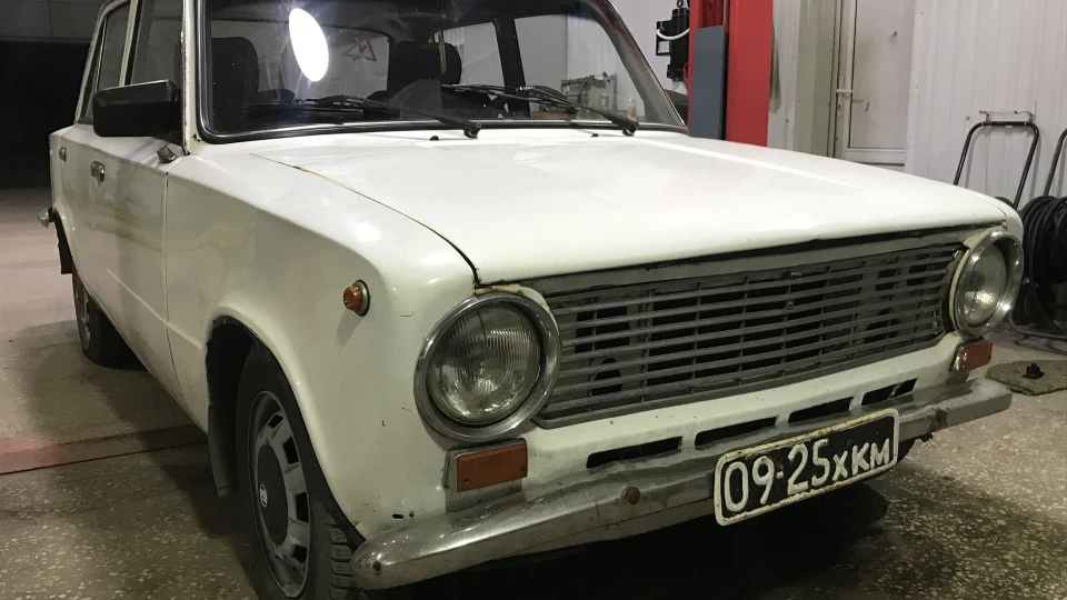 Lada 2101 8 клопів на фарсах