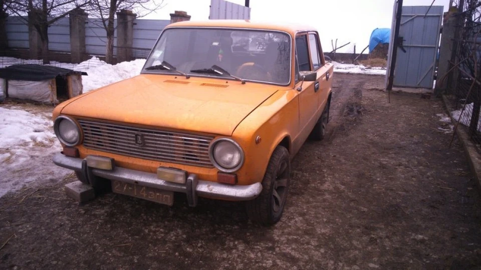 Lada 2101 апельсин 3