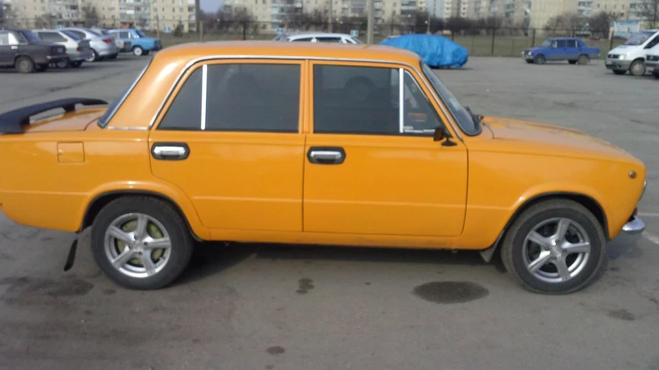 Lada 2101 апельсин 4