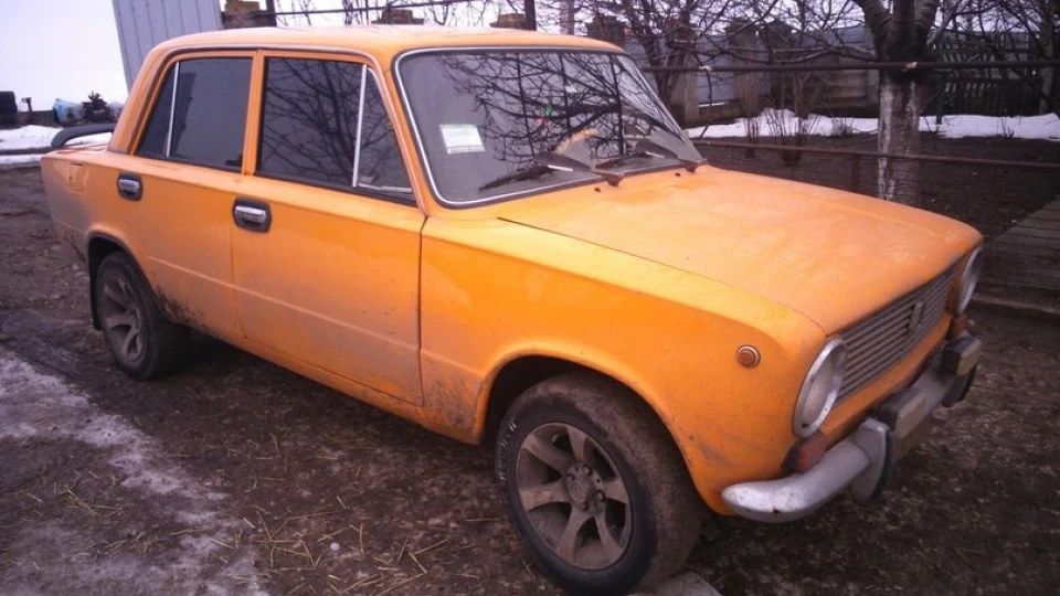 Lada 2101 апельсин 5