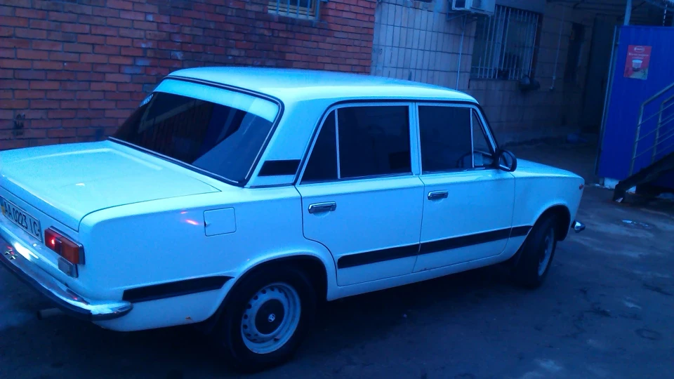 Lada 2101 Білий тихохід)) 2