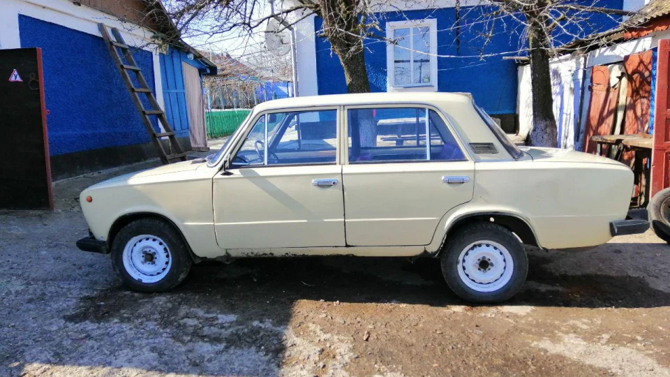 Lada 2101 Бежева бестія 3