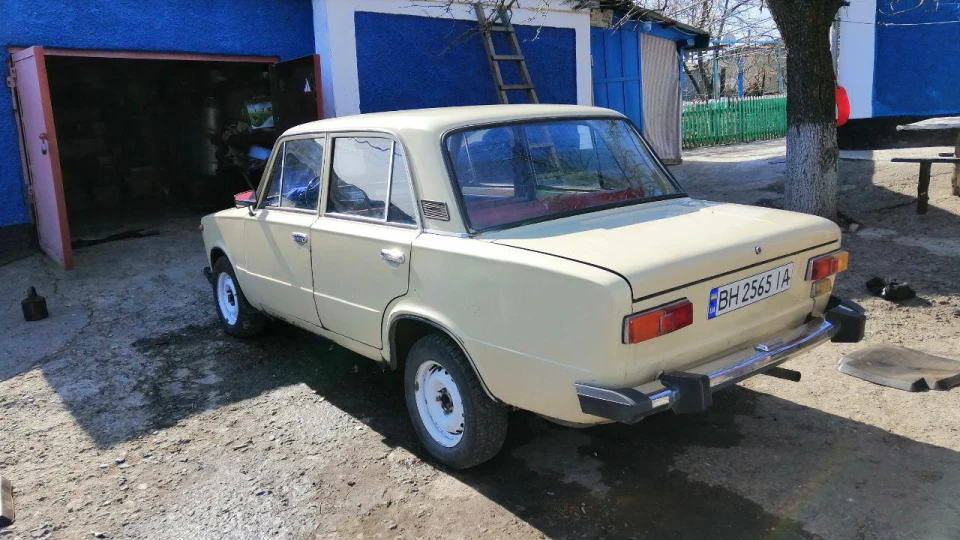 Lada 2101 Бежева бестія 4