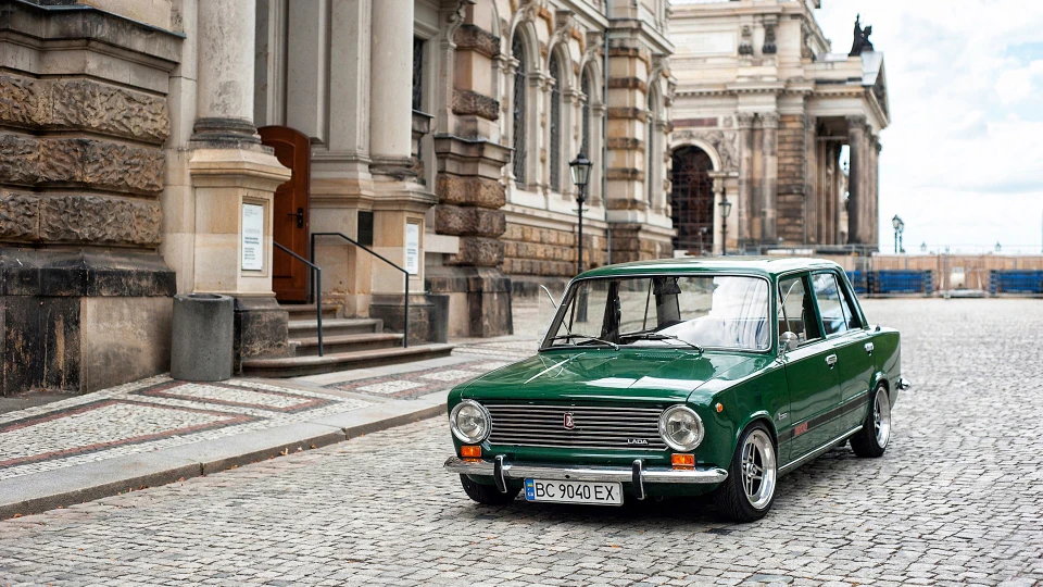 Lada 2101 Brilliant Green 4