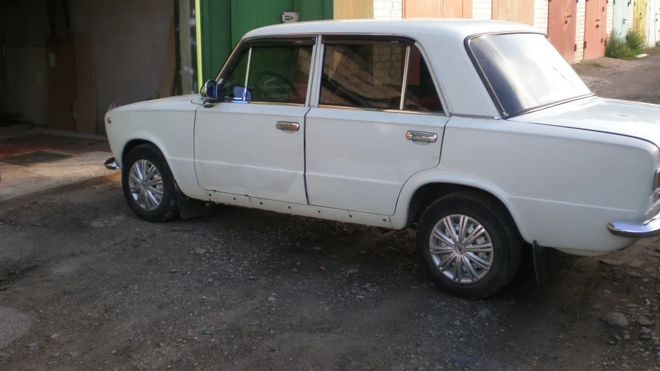 Lada 2101 carbon 2