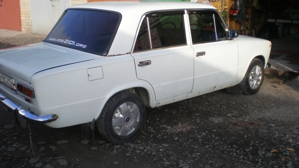 Lada 2101 carbon 4