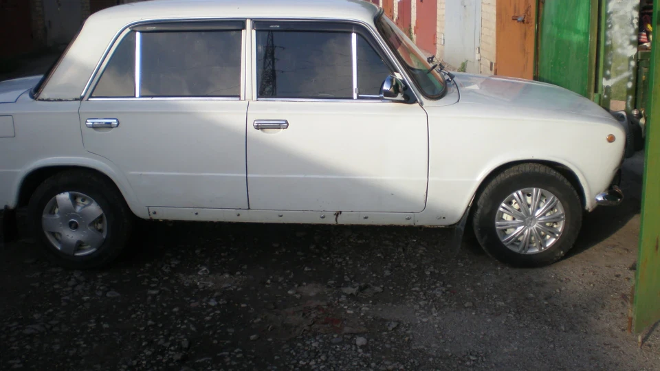 Lada 2101 carbon 5