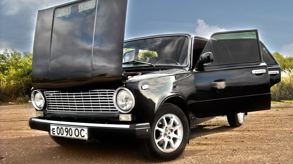 Lada 2101 Чорний Дракон 4