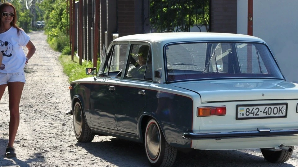 Lada 2101 Dirty Galina on the moon 4