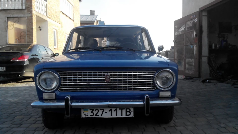Lada 2101 is 4