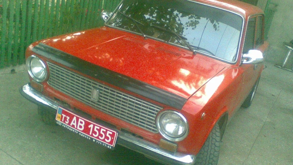 Lada 2101 червона копа