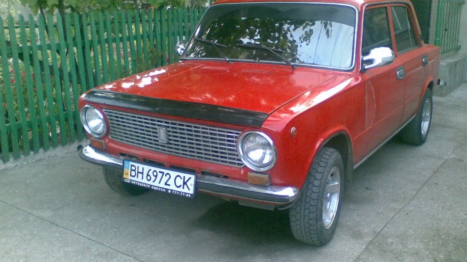 Lada 2101 червона копа 3