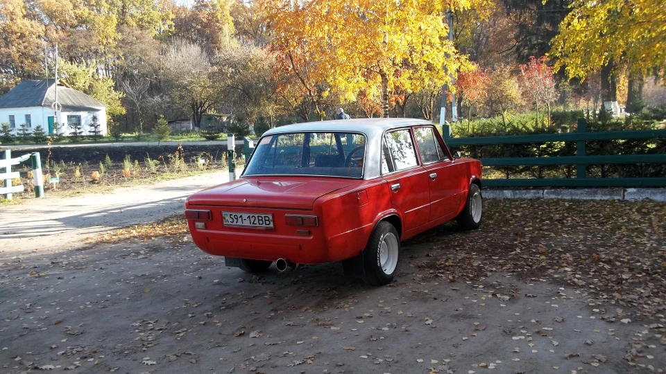 Lada 2101 червона радість;) 3