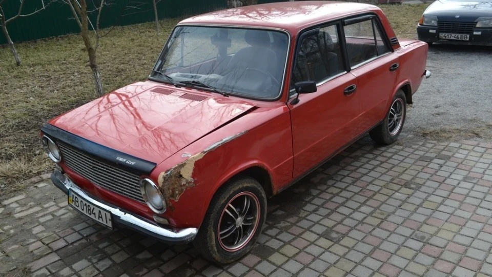 Lada 2101 Червоний дракоша 3