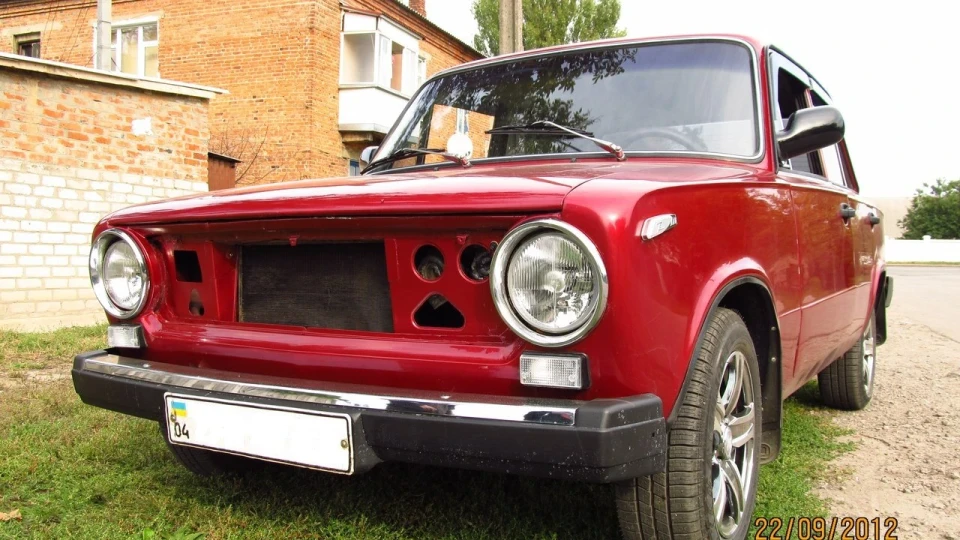 Lada 2101 $ червоний металік $ 4