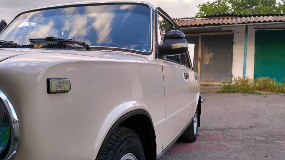 Lada 2101 Lada-1200s 3