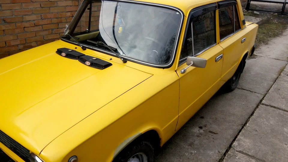 Lada 2101 Pikachu 2