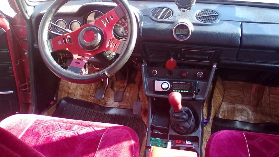 Lada 2101 різнокольоровий екземпляр 5