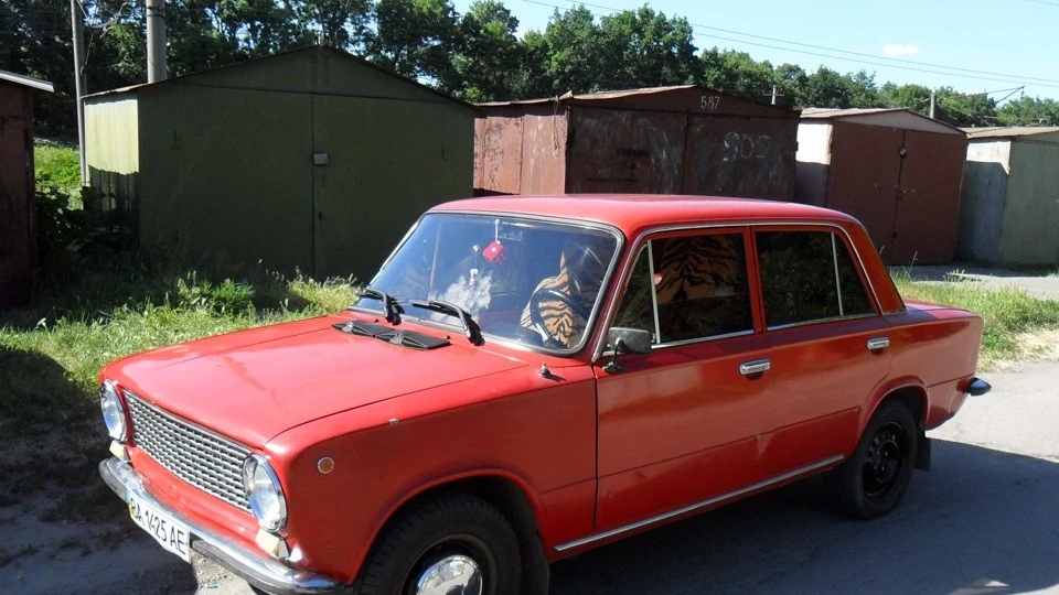 Lada 2101 RED POINT 2