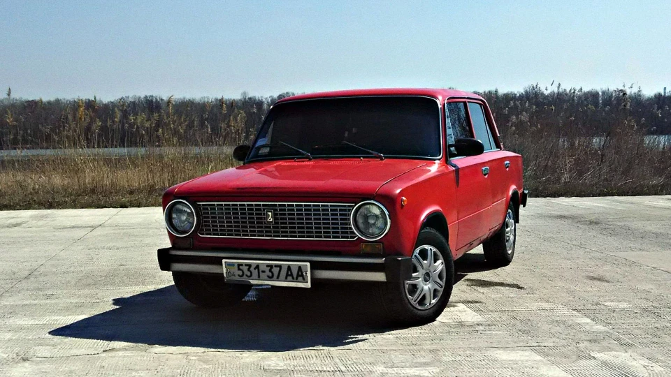 Lada 2101 Red Queen
