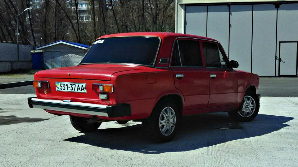 Lada 2101 Red Queen 2