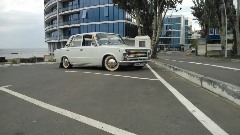 Lada 2101 ussr style 4