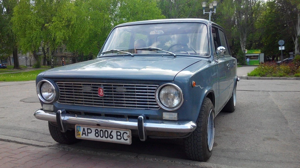 Lada 2101 Wet asphalt 4